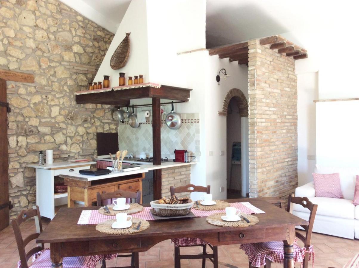 Relais Casale Il Poggetto - Olivo 2 By Zoom In Earth Lägenhet Cecina  Exteriör bild
